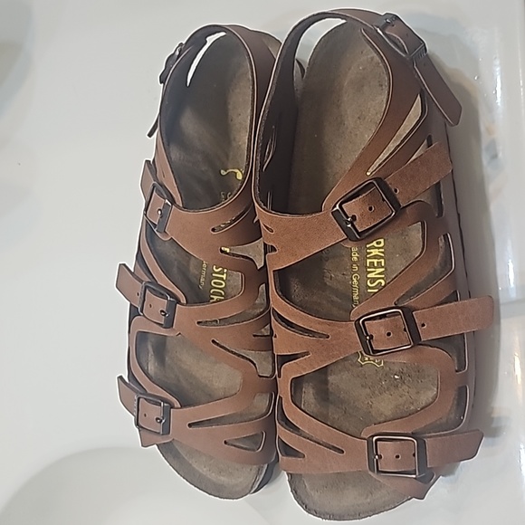 Sandals - Picture 2 of 5